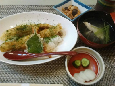 お昼の天丼・天ぷら定食